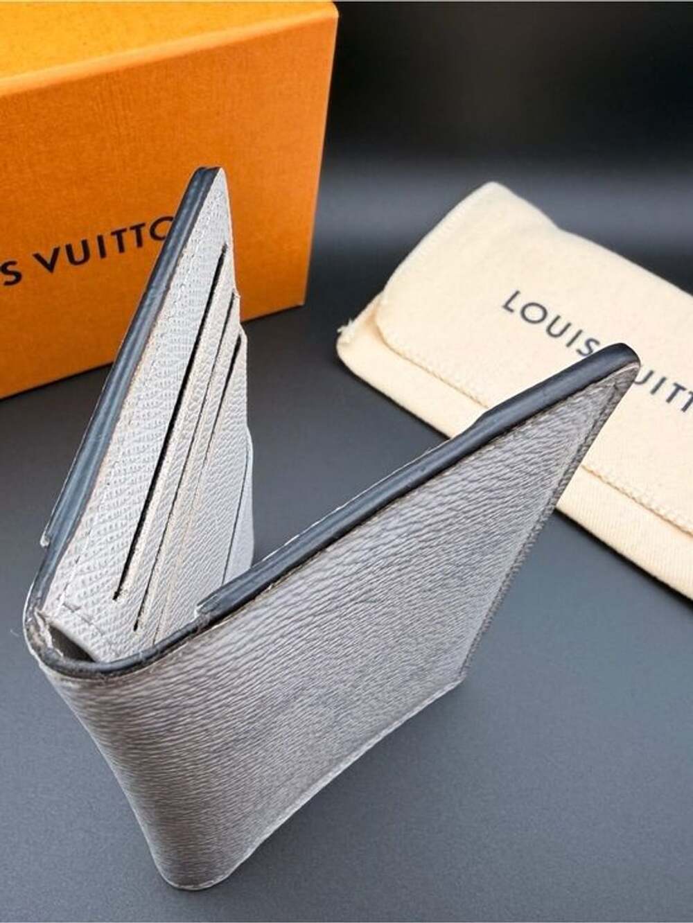 Louis Vuitton Taigarama Pocket
Organizer in Optic White - Picture 10 of 11